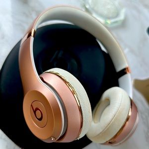 Beats Solo3 Wireless headphones